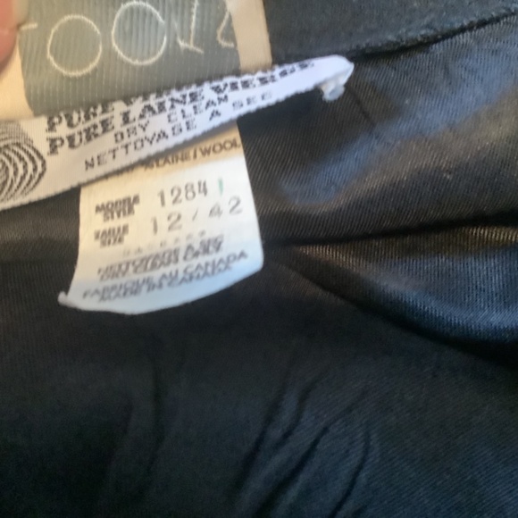 Vintage wool skirt with faux leather trim - Picture 4 of 9